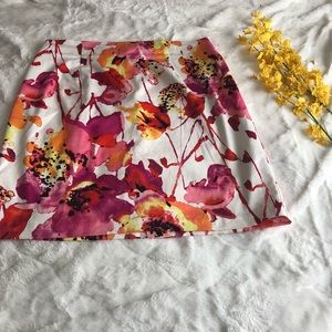 NWOT Floral pencil skirt
